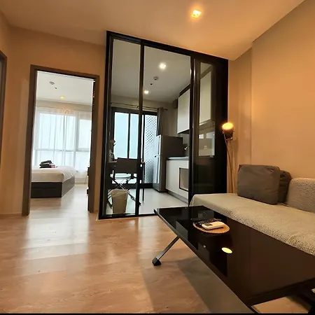 อพาร์ทเม้น Next To Mall With Infinity Pool