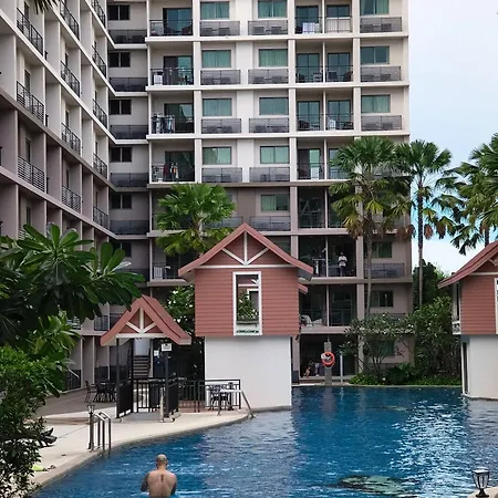 อพาร์ทเม้น Luxurious With Pool Access