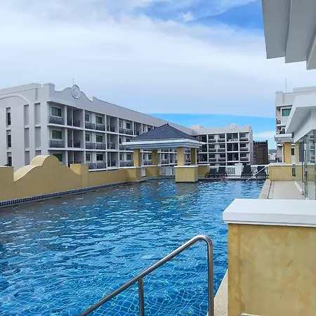 อพาร์ทเม้น Luxurious With Pool Access *