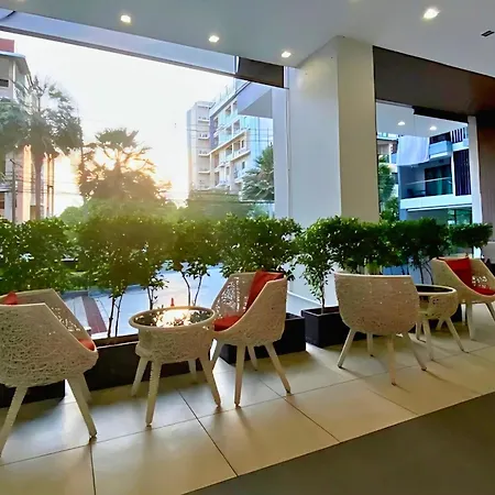 Laid Back Tropical Garden *