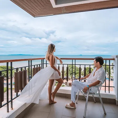 โรงแรม Welcome World Beachfront