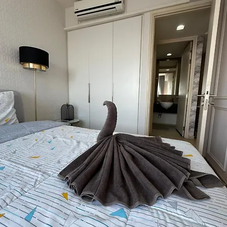 Unixx Seaview Apartment *
