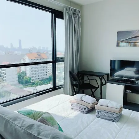 อพาร์ทเม้น The Base 2bed King&queen With Infinity Pool & Free Netflix! *