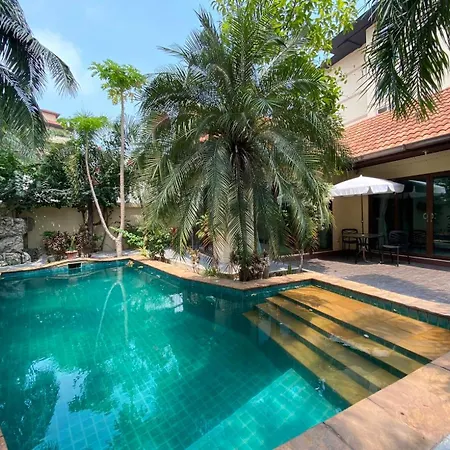 Luxury Semi-2bed Pool Near & Walking Street! อพาร์ทเม้น