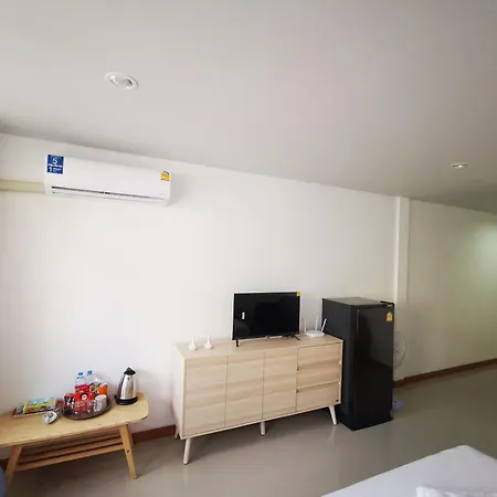 Aparthotel Proud &wifi 2 3*