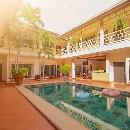 โรงแรม The Elite