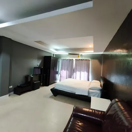 โรงแรม Delmar