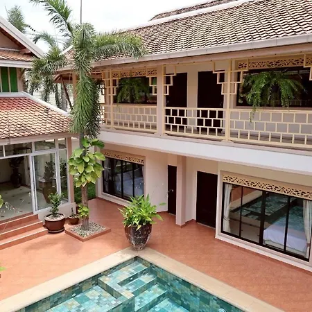 The Elite โรงแรม 4*