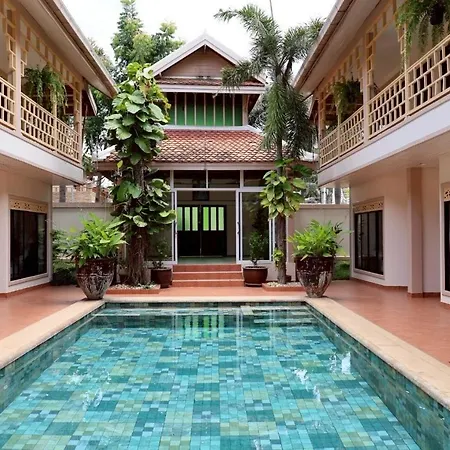 โรงแรม The Elite 4*