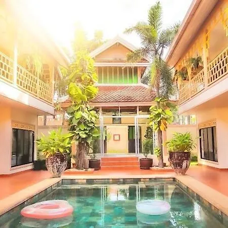 โรงแรม The Elite