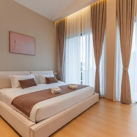 โรงแรม Hiii Aura Pool 5*