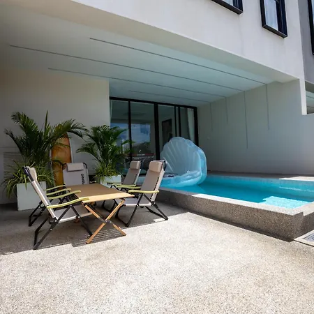 โรงแรม Hiii Aura Pool
