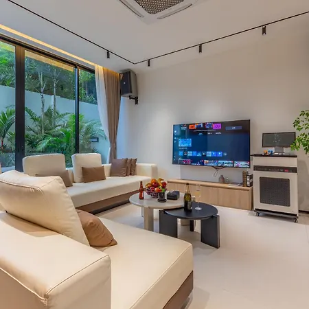 โรงแรม Hiii Aura Pool 5*