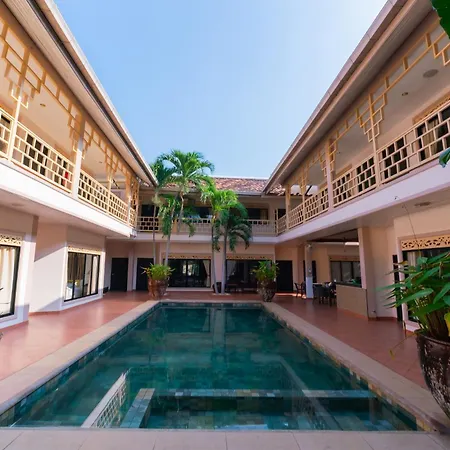 The Elite โรงแรม 4*