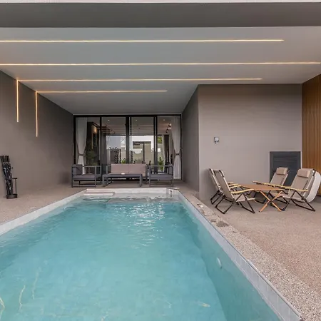 โรงแรม Hiii Aura Pool 5*