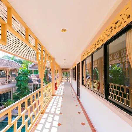 โรงแรม The Elite
