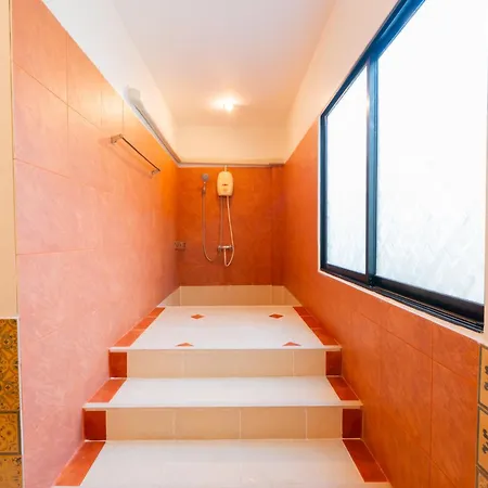 The Elite โรงแรม 4*