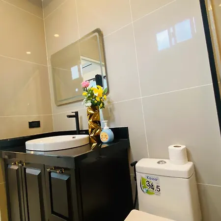 Villa Downtown Pool Pattaya