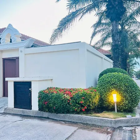 ฮอลิเดย์พาร์ค Mj42 House Majestic Poolvillas