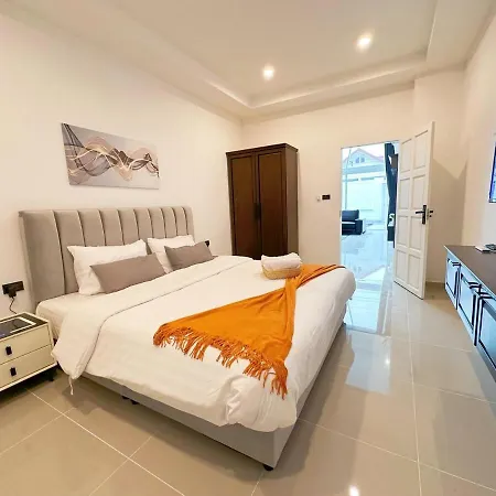 Private Pool 4 Bedroom 5 Bathroom Near Walking Street And Bbq Pattaya