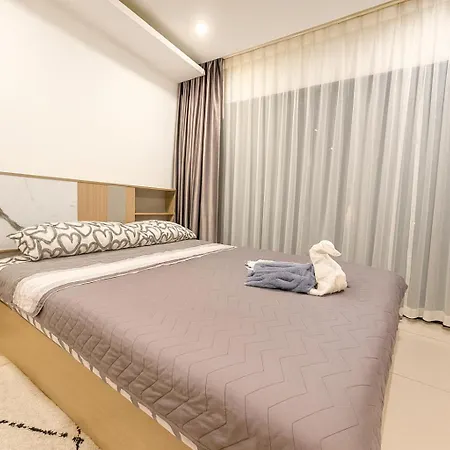 Modern 2br Rooftop Swimming Pool Pratumnak อพาร์ทเม้น