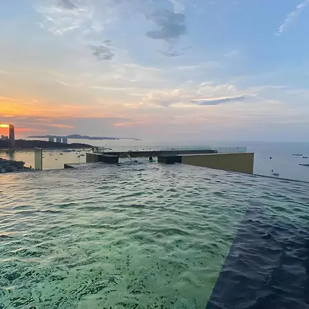 Edge - High Floor Sea View With Rooftop Pool * Pattaya