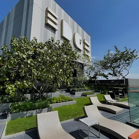 อพาร์ทเม้น Edge - High Floor Sea View With Rooftop Pool Pattaya