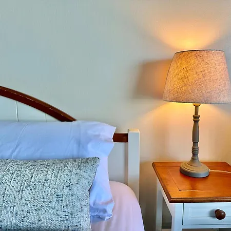 Beachfront 3br With Ocean-view Balcony Apartment *