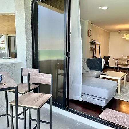 Beachfront 3br With Ocean-view Balcony Apartment Pattaya
