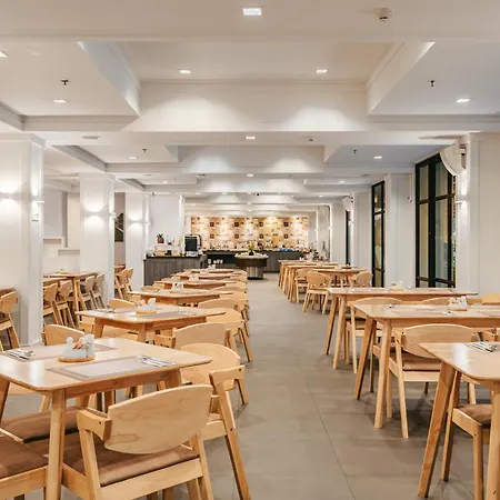 โรงแรม Heeton Concept By Compass Hospitality 4*
