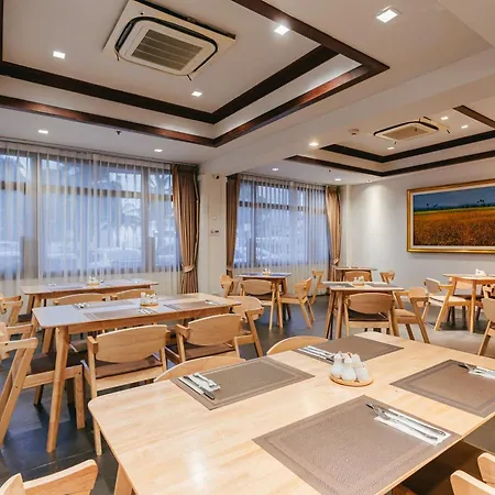 Heeton Concept By Compass Hospitality