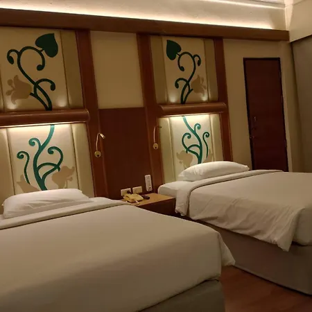 โกลเด้นบีชโฮเทล พัทยา โรงแรม 4*