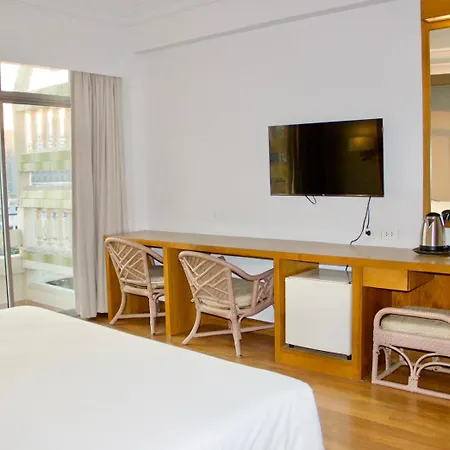 โกลเด้นบีชโฮเทล พัทยา โรงแรม Pattaya