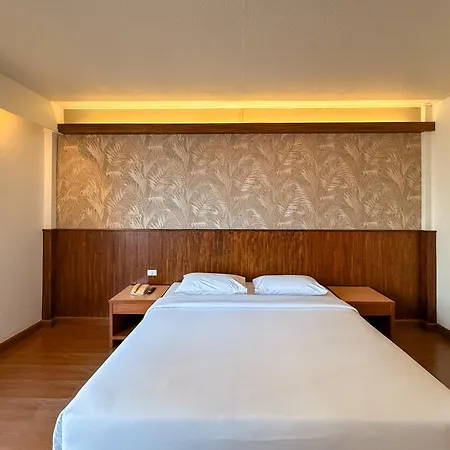 โรงแรม โกลเด้นบีชโฮเทล พัทยา Pattaya