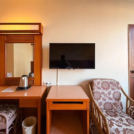 โกลเด้นบีชโฮเทล พัทยา โรงแรม 4*