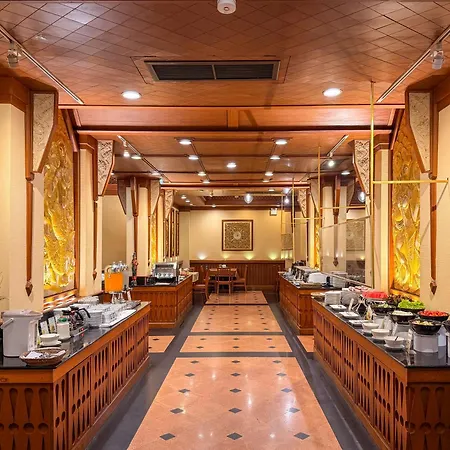 โรงแรม โกลเด้นบีชโฮเทล พัทยา 4*