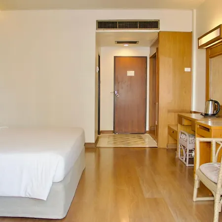 โรงแรม โกลเด้นบีชโฮเทล พัทยา Pattaya