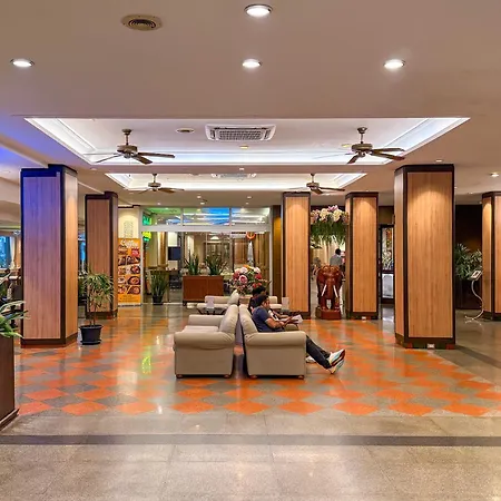 โกลเด้นบีชโฮเทล พัทยา โรงแรม 4*