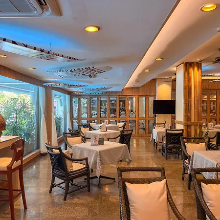 โกลเด้นบีชโฮเทล พัทยา โรงแรม Pattaya