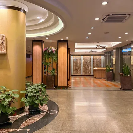 โกลเด้นบีชโฮเทล พัทยา โรงแรม 4*