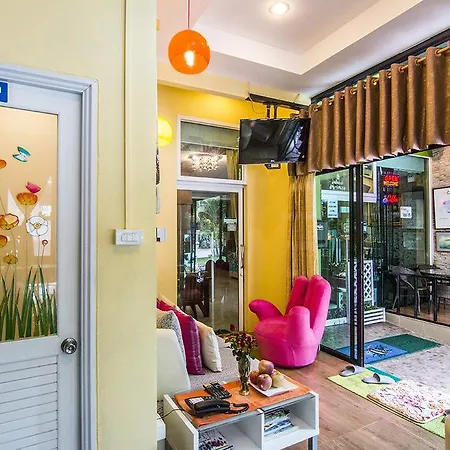 โรงแรม Oyo 146 Rivana Boutique By Sandara