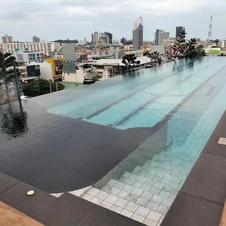 โรงแรม Chezzotel 4*