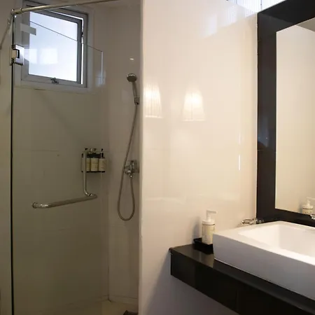 The Leela & โรงแรม 4*
