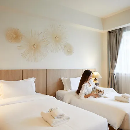 The Leela & โรงแรม 4*