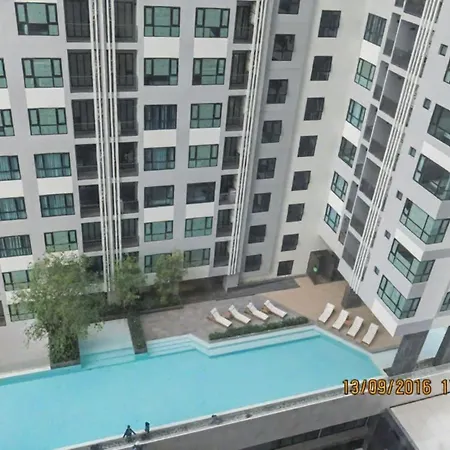 One Bedroom With Pool View At The Base Near Festival วันหยุดที่บ้าน Pattaya