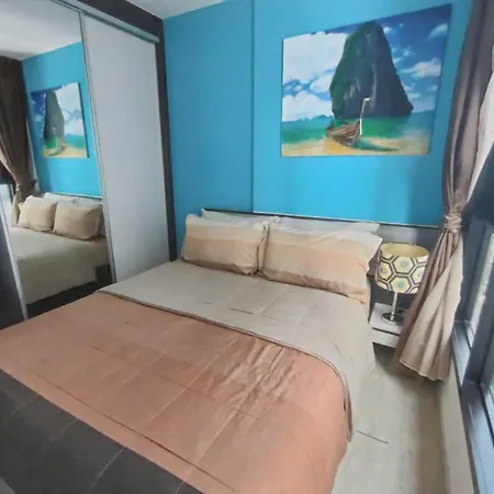 วันหยุดที่บ้าน One Bedroom With Pool View At The Base Near Festival *