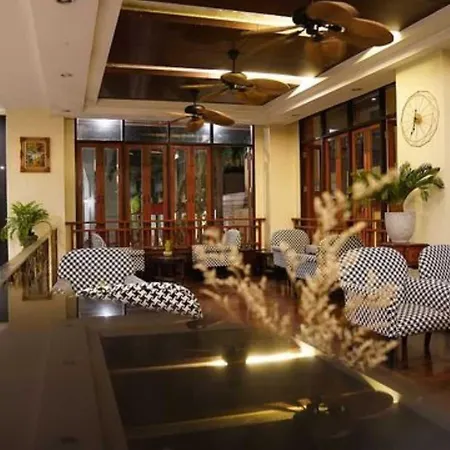 โรงแรม Palette Luxe North