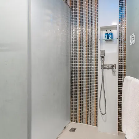 โรงแรม Vanko International