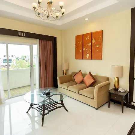 Sunday Chateau En - Hotel Pattaya