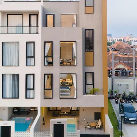 Hiii Aura Pool โรงแรม Pattaya
